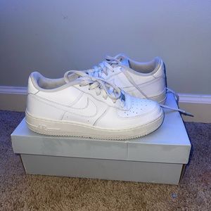 WORN NIKE AIR FORCE 1
